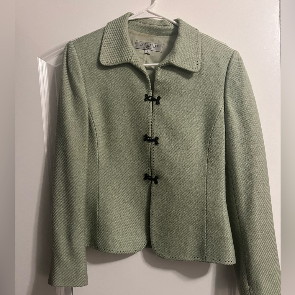 Torrie jacket size 8 with stunning black detail